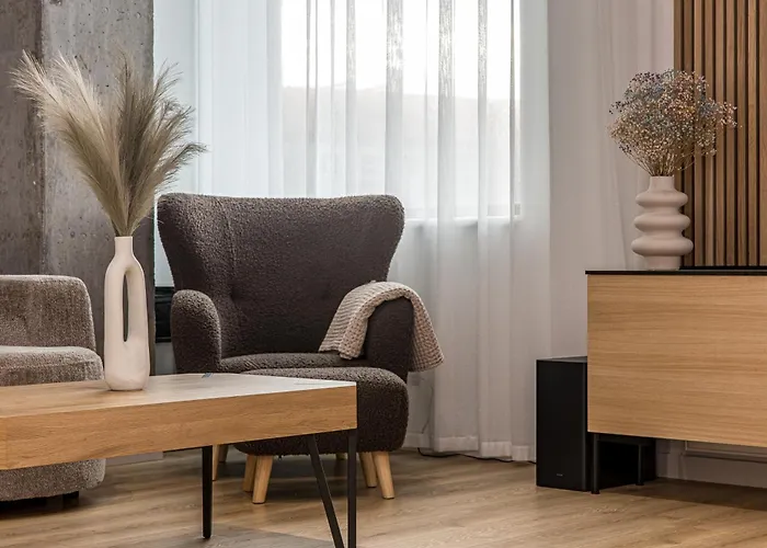 Center Loft Near Port