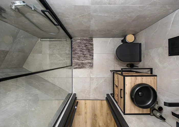 Center Loft Near Port *