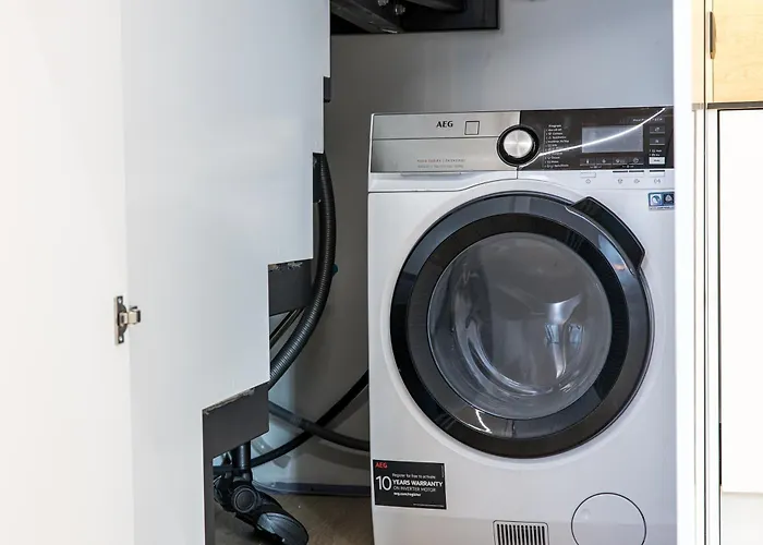 Center Loft Near Port * קלייפדה