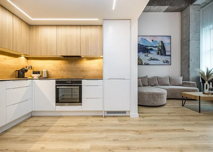 Center Loft Near Port דירה